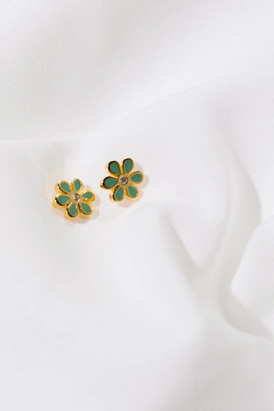 Cove Dainty Daisy Stud Earrings - Image 4