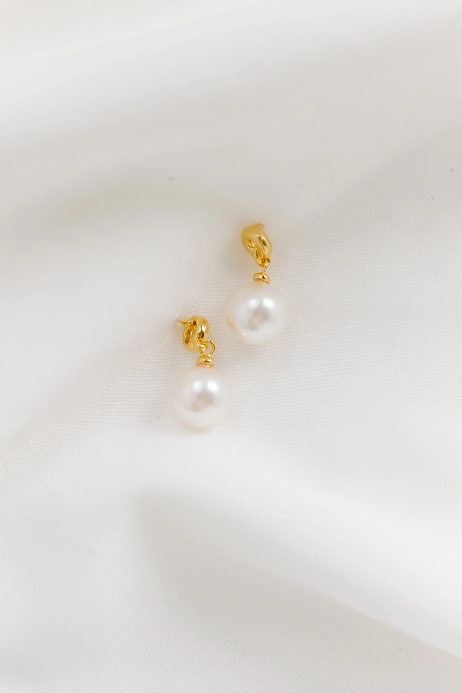 Cove Fenmore Pearl Earrings