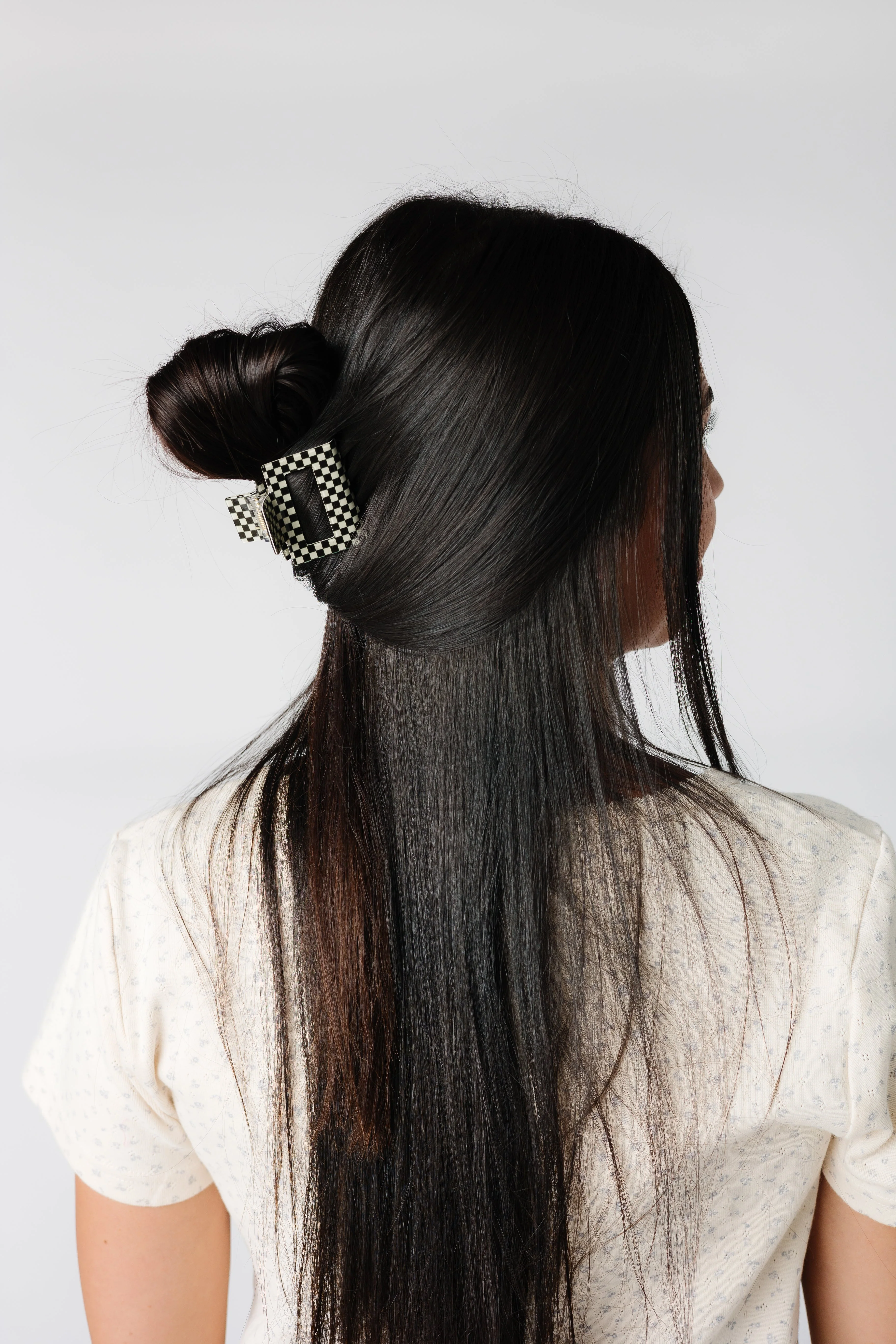Cove Everly Checker Hair Claw - Image 3