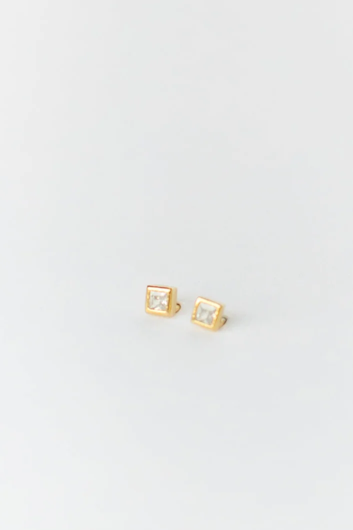 Cove Square Tiny Stud earrings - Image 3