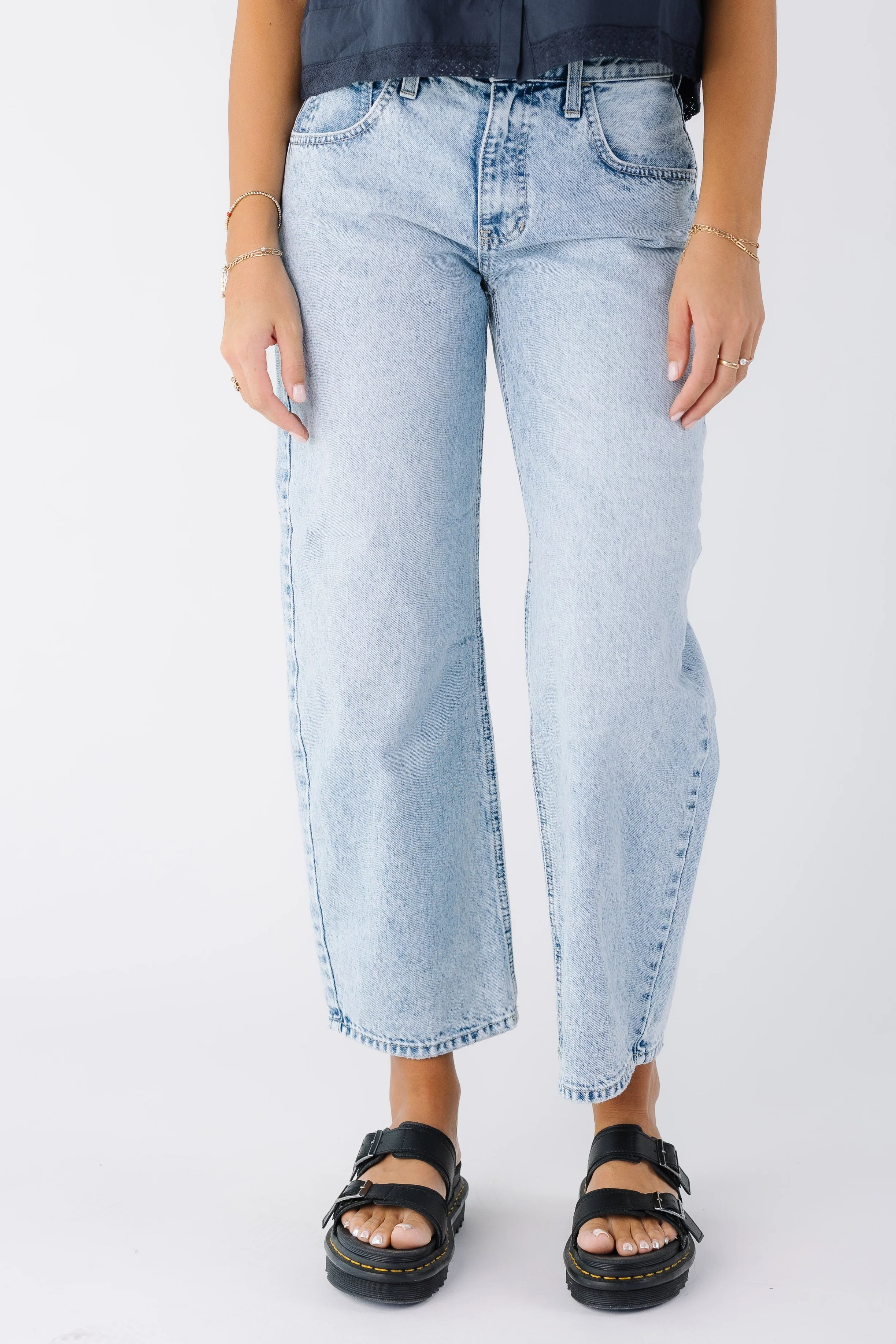 Chandler Barrel Jean Lt Denim - Image 3